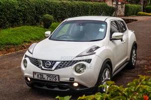Nissan Juke S 4dr Hatchback (1.6L 4cyl Turbo CVT) 2015 White