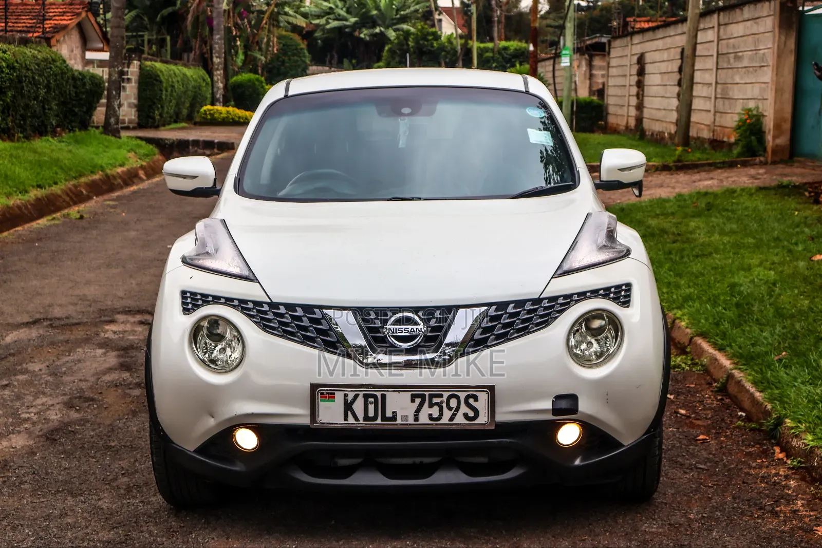 Nissan Juke S 4dr Hatchback (1.6L 4cyl Turbo CVT) 2015 White