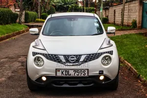 Nissan Juke S 4dr Hatchback (1.6L 4cyl Turbo CVT) 2015 White