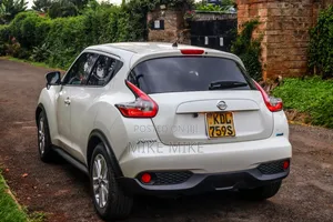 Nissan Juke S 4dr Hatchback (1.6L 4cyl Turbo CVT) 2015 White