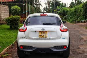 Nissan Juke S 4dr Hatchback (1.6L 4cyl Turbo CVT) 2015 White