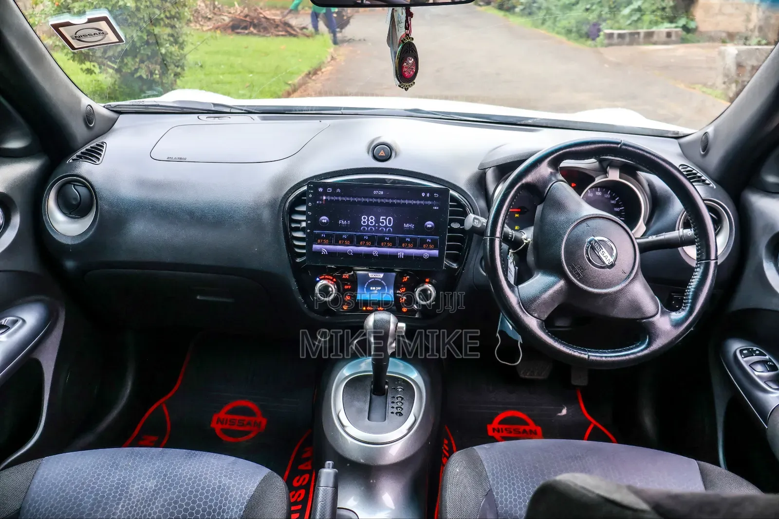 Nissan Juke S 4dr Hatchback (1.6L 4cyl Turbo CVT) 2015 White