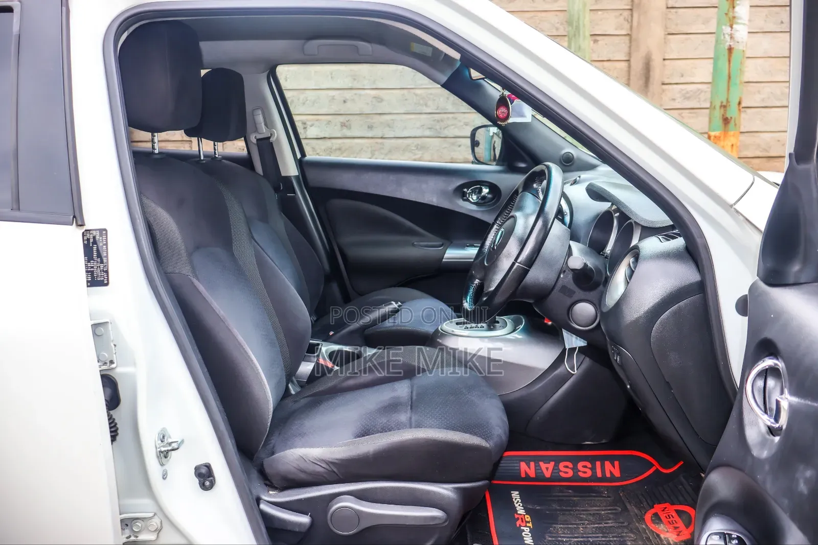 Nissan Juke S 4dr Hatchback (1.6L 4cyl Turbo CVT) 2015 White