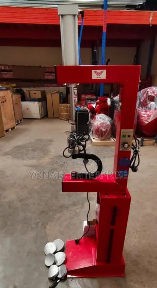 Pneumatic Tyre Vulcanizing Machine for Trucks