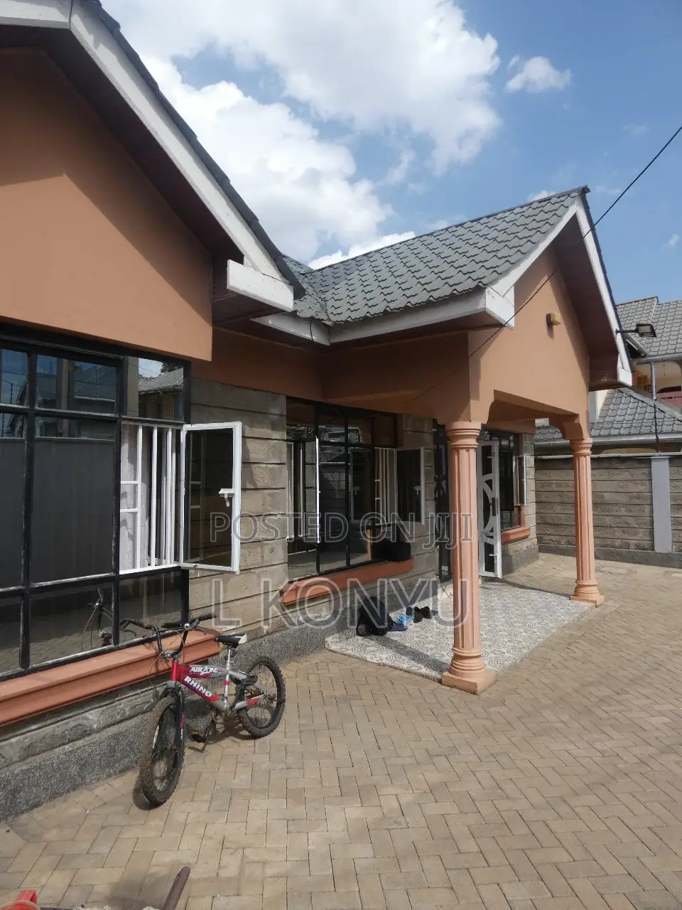 3bdrm House in Kimbo for sale