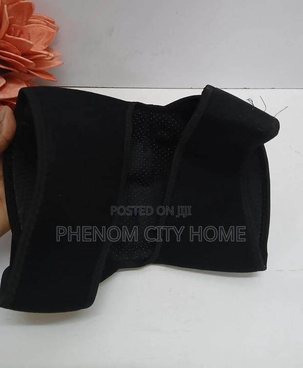 Adjustable Magnetic Therapy Knee Pad - thumbnail 2
