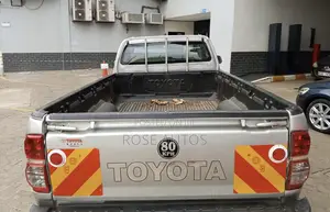 Toyota Hilux 2014 Silver
