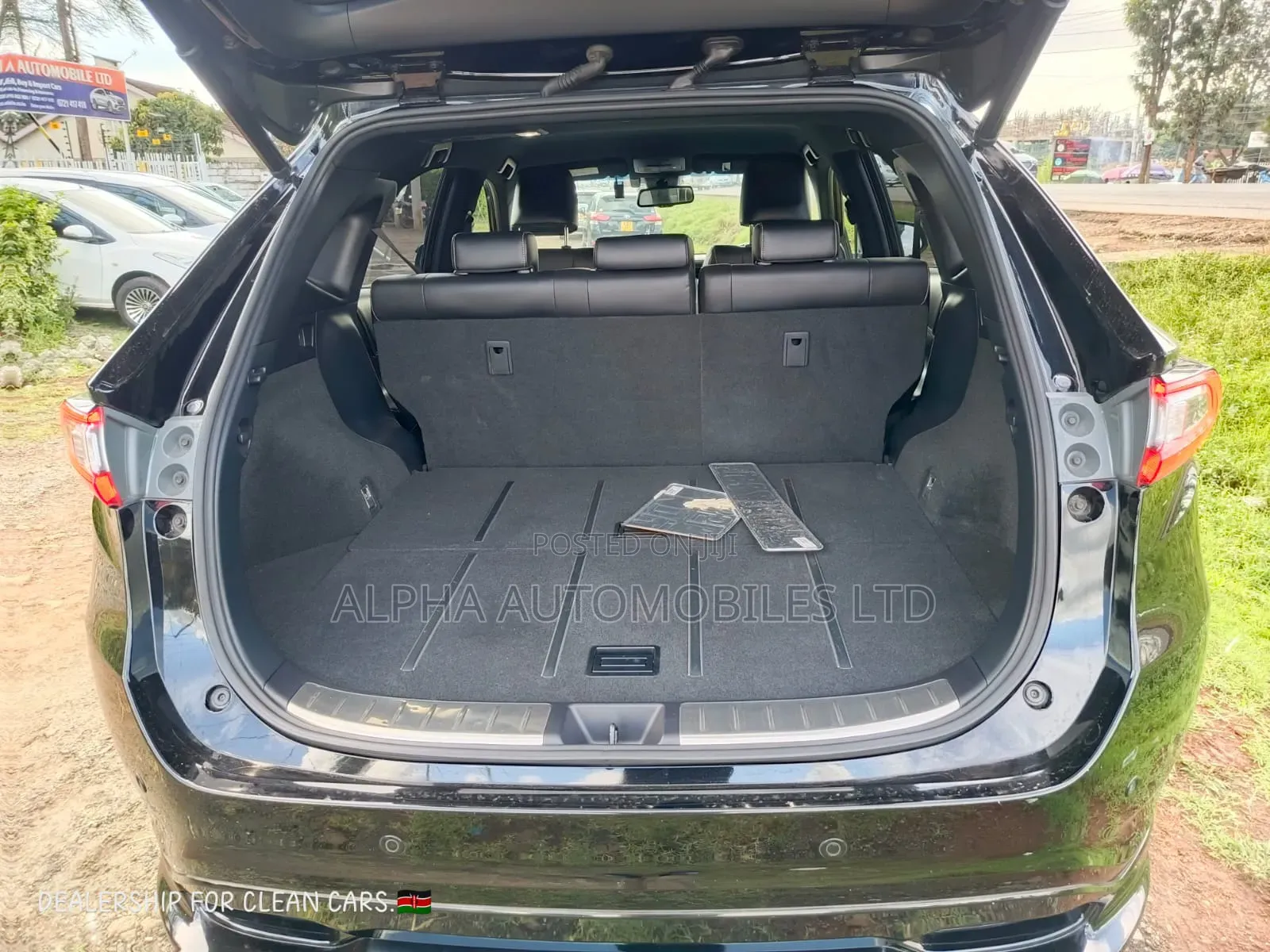 Toyota Harrier 2.0 4WD 2019 Black