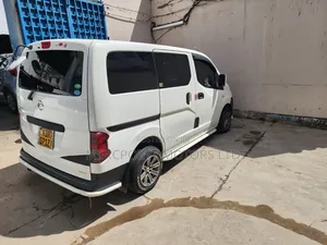 Nissan NV200 2018 White