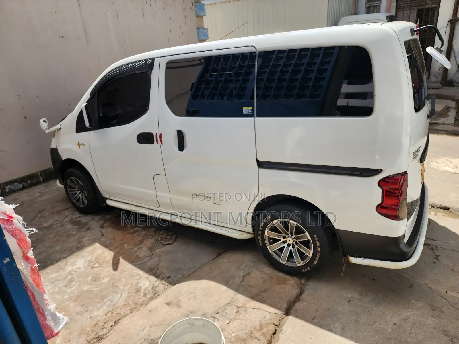 Nissan NV200 2018 White