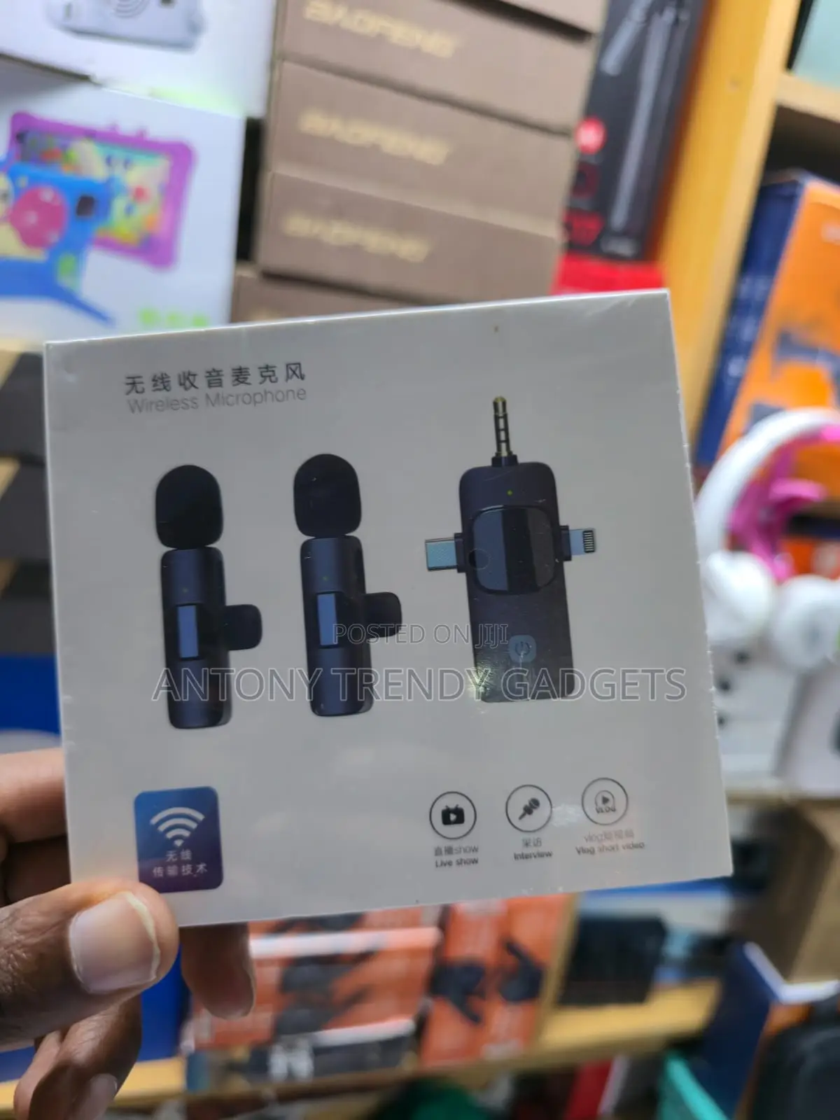  Wireless Microphone for Vlog Podcast Live Streaming