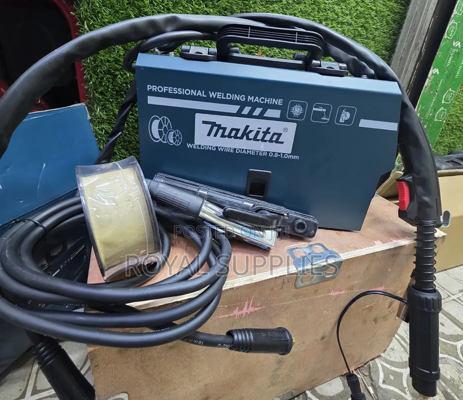 Makita Mig Welding Machin With Flux Wire