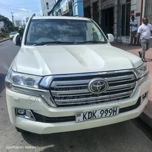 Toyota Land Cruiser 4.6 V8 ZX 2016 Pearl