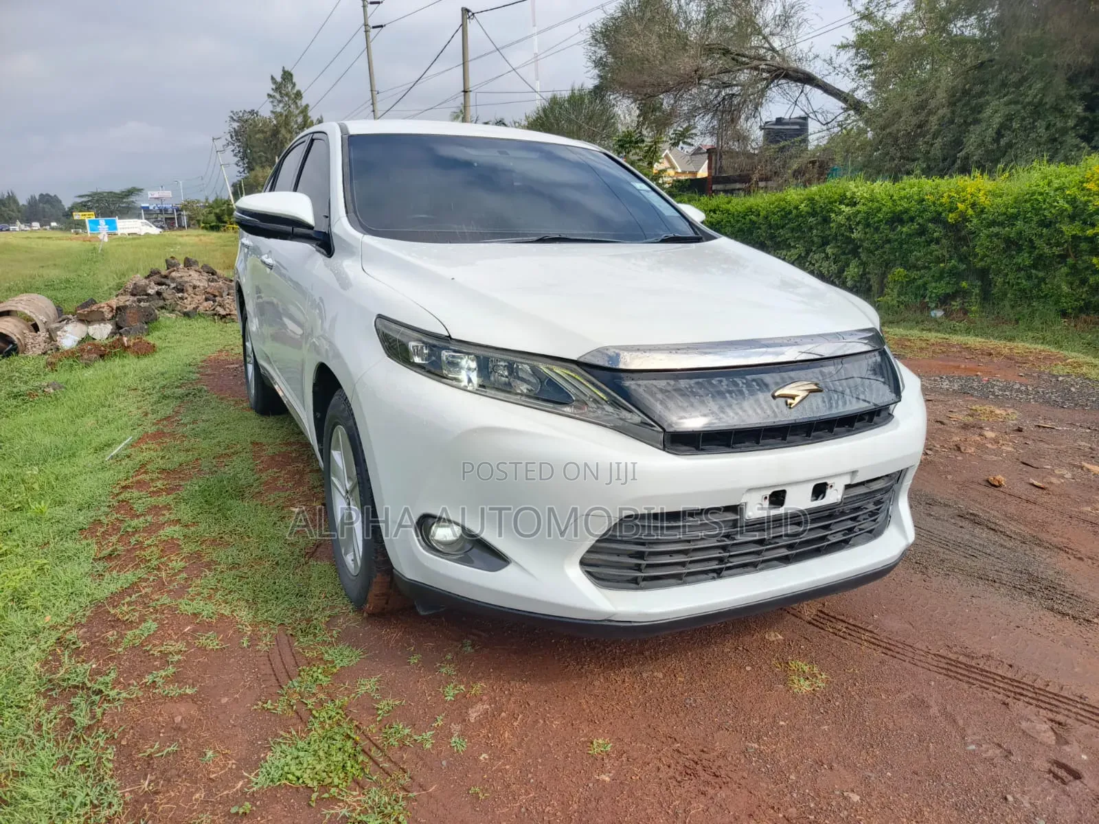 Toyota Harrier 2.0 2015 White