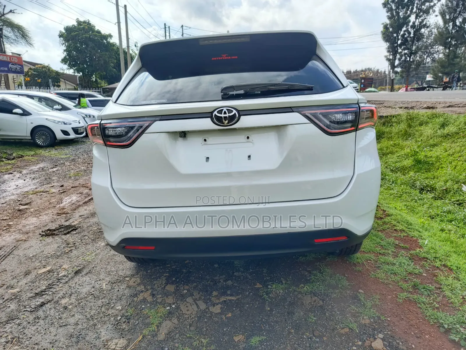 Toyota Harrier 2.0 2015 White