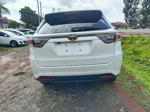Toyota Harrier 2.0 2015 White