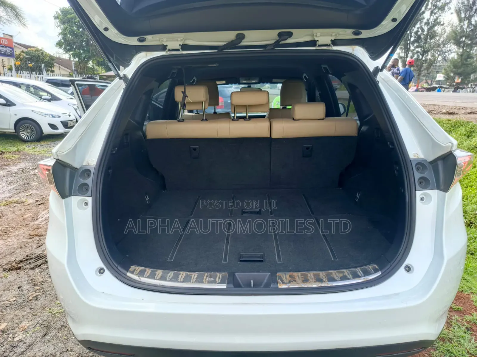 Toyota Harrier 2.0 2015 White