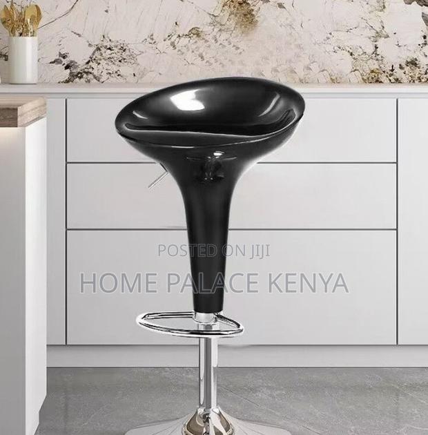Bar Stool: Kitchen Island Bar Stool With Swivel Function - main view