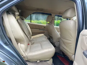 Toyota Fortuner 2006 Gray