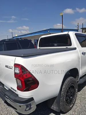 Toyota Hilux 2020 White