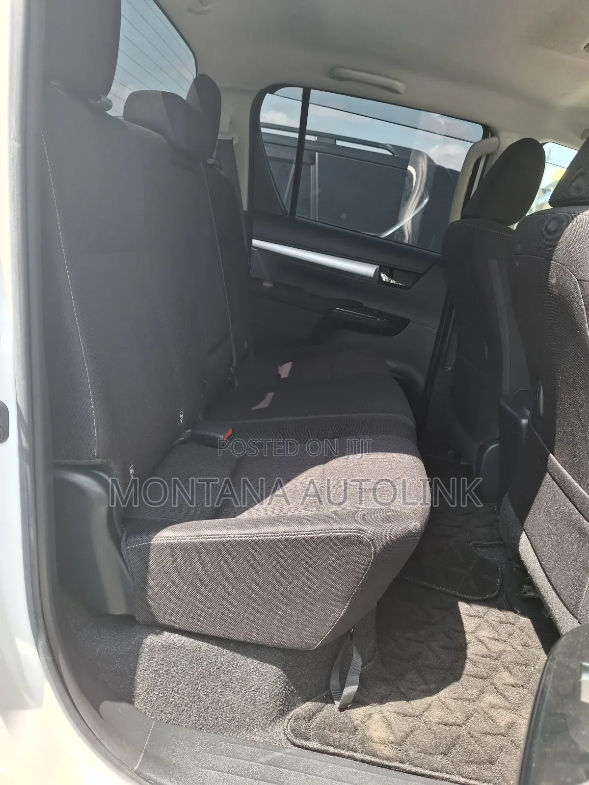 Toyota Hilux 2020 White