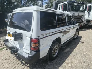 Mitsubishi Pajero Junior 1998 White