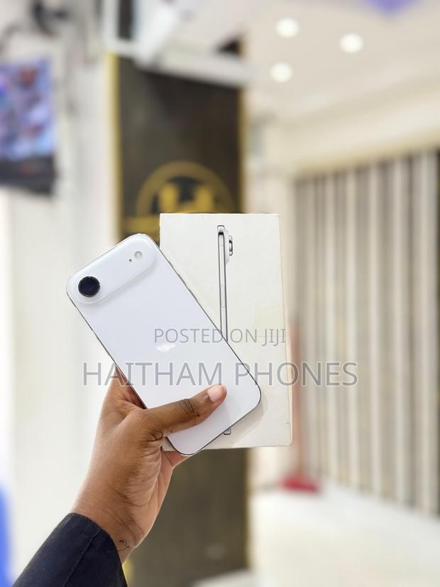 Apple iPhone Air 256 GB White - main view