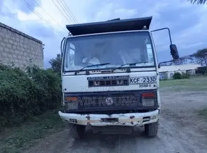Ashok Leyland 2518 Tipper 2013 White