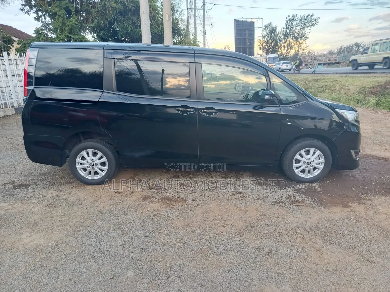 Toyota Noah 2.0 AWD (7 Seater) 2019 Black