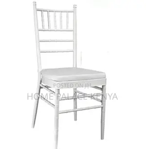 Banquet Chair: Elegant Plastic Wedding Chair