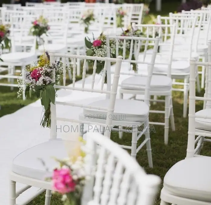 Banquet Chair: Elegant Plastic Wedding Chair