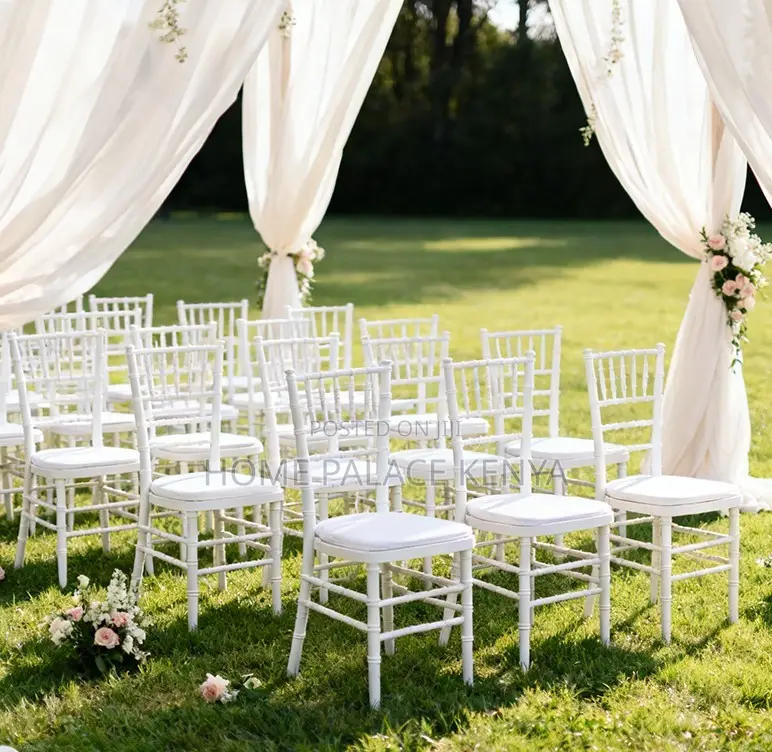 Banquet Chair: Elegant Plastic Wedding Chair