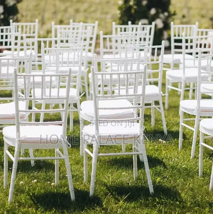 Banquet Chair: Elegant Plastic Wedding Chair