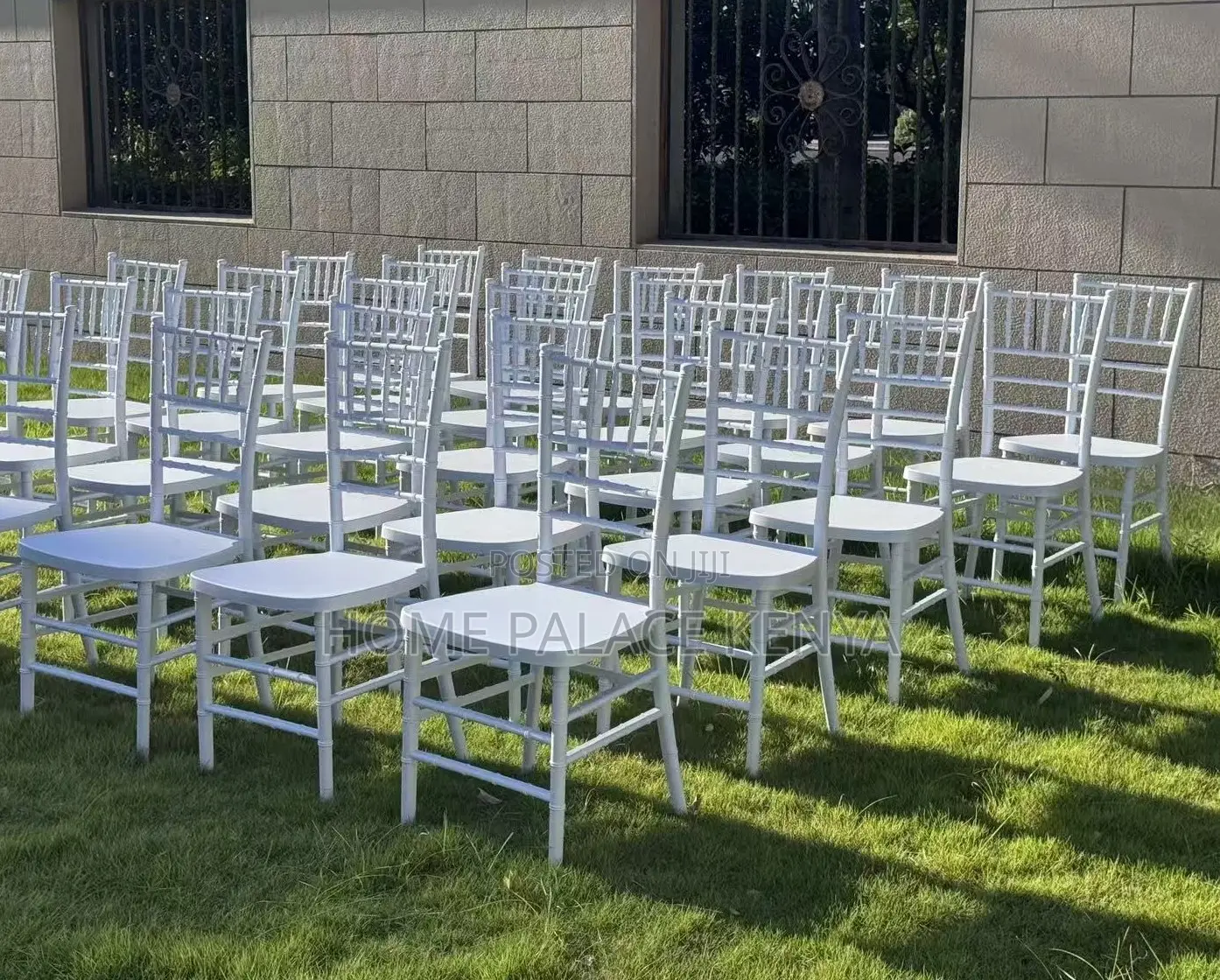 Banquet Chair: Elegant Plastic Wedding Chair