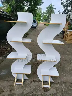 Spiral S-Shape Display Shelf