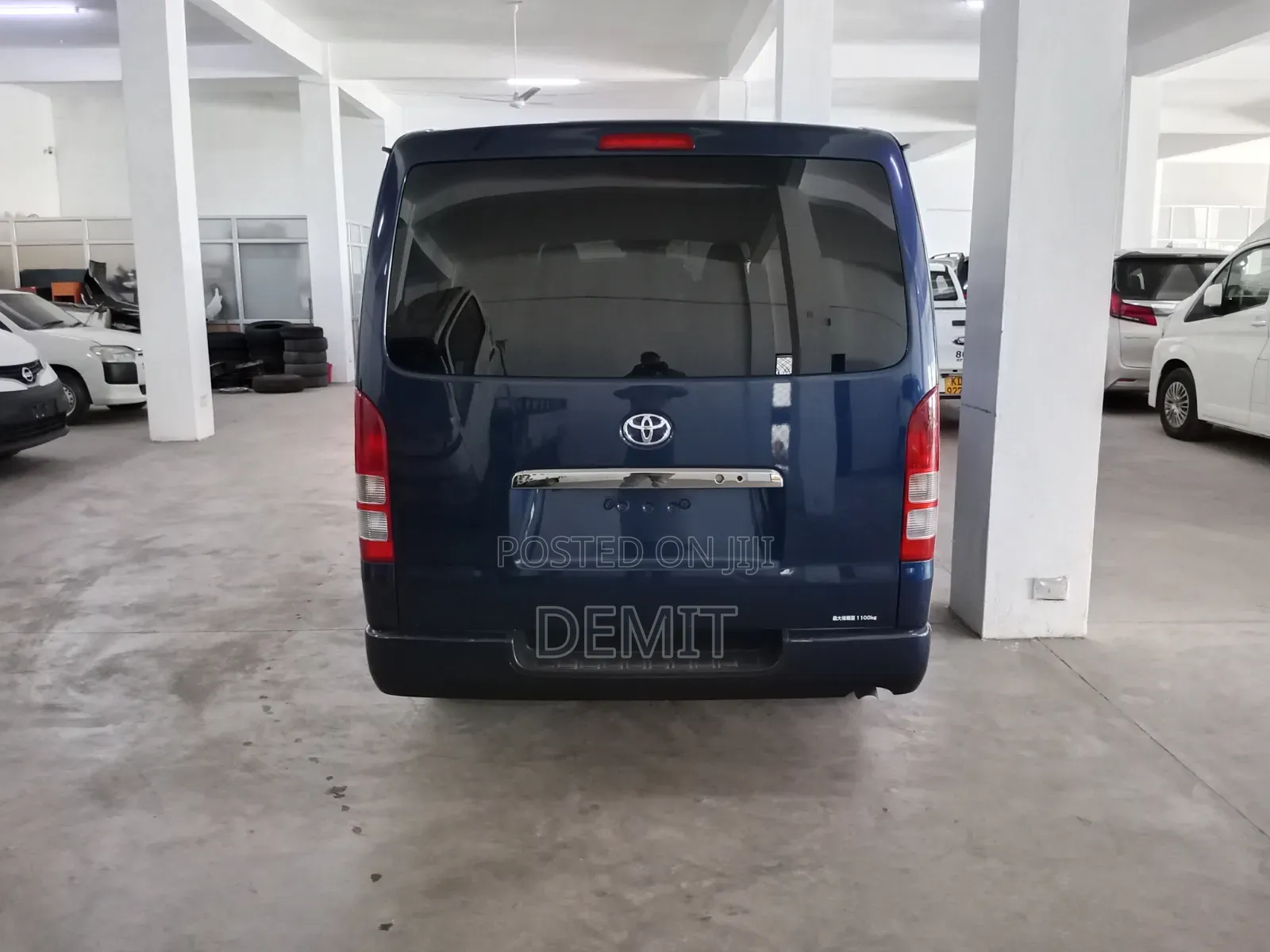 Toyota HiAce 2019 Blue