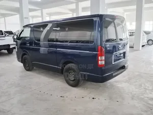 Toyota HiAce 2019 Blue