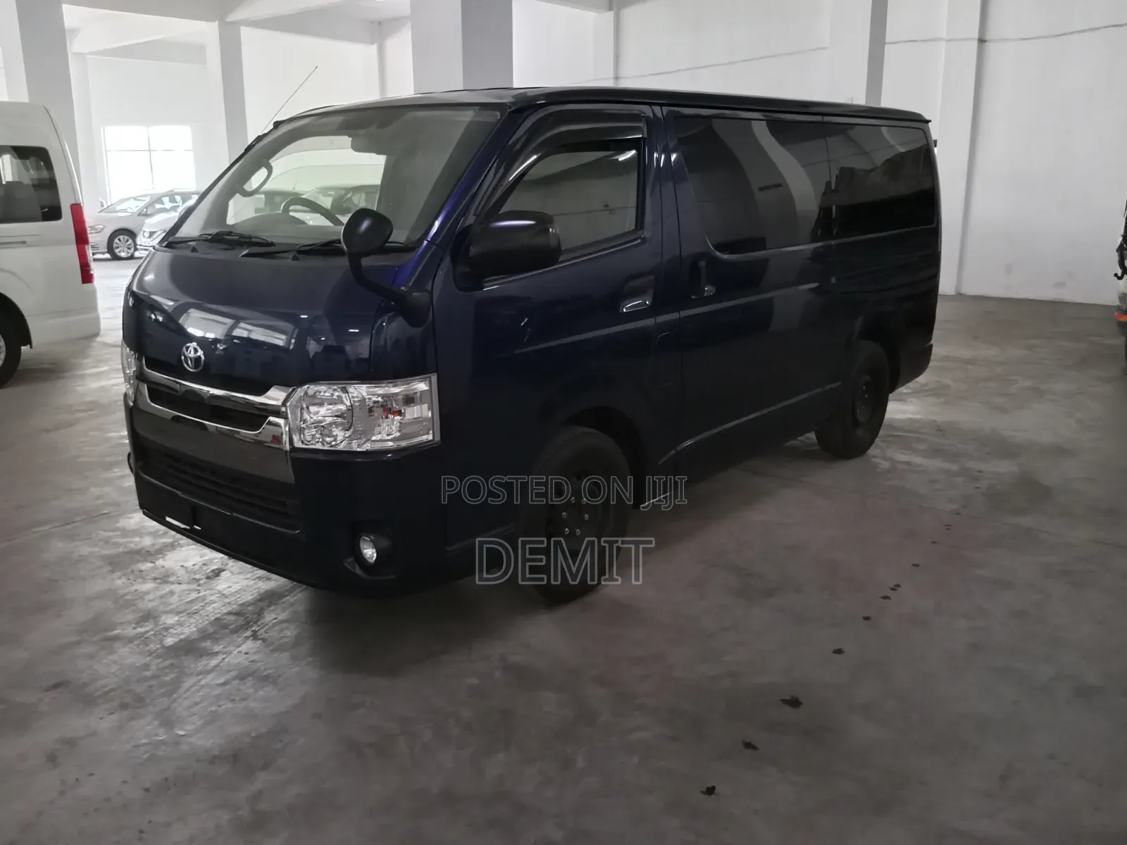 Toyota HiAce 2019 Blue