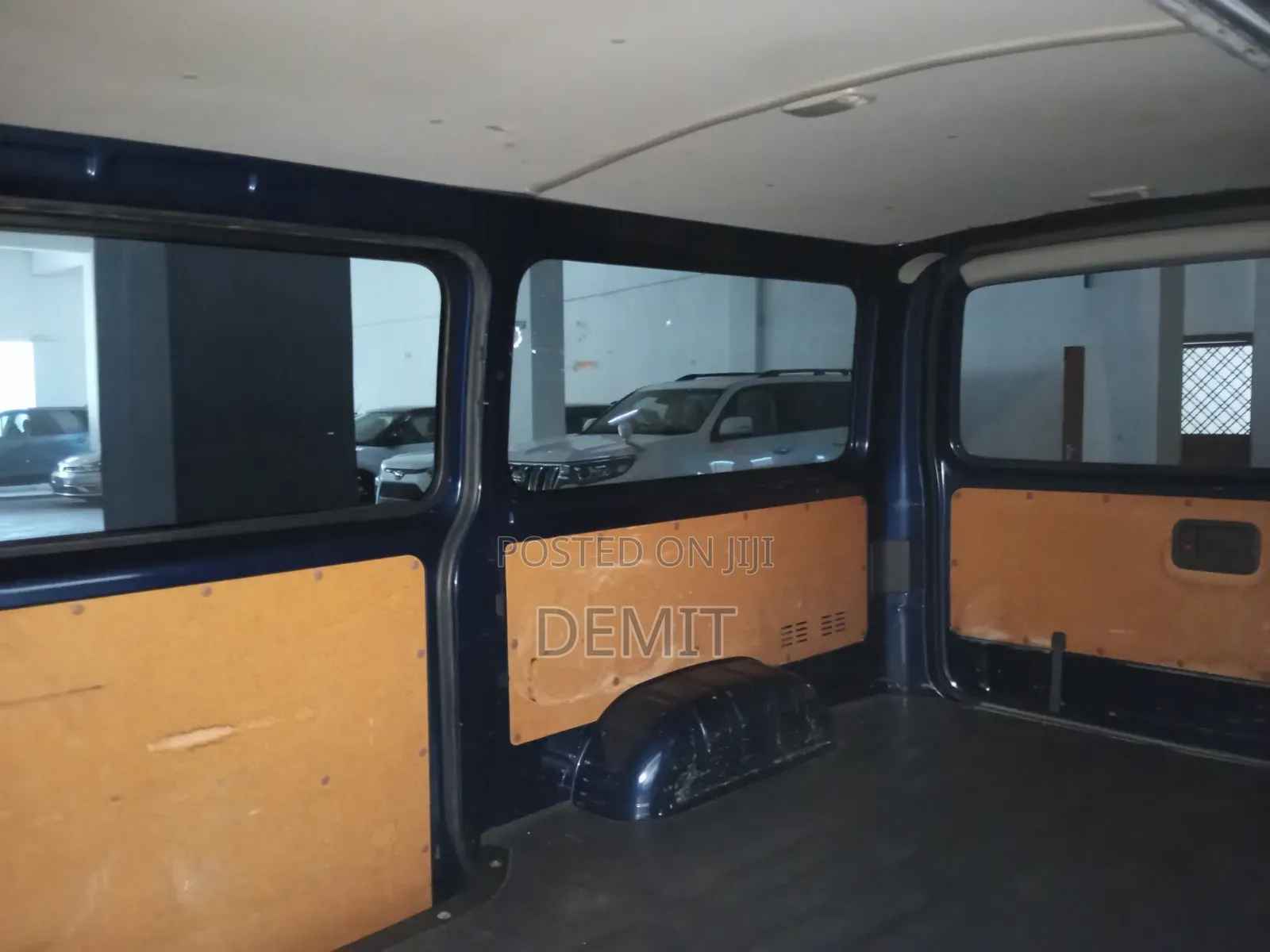 Toyota HiAce 2019 Blue