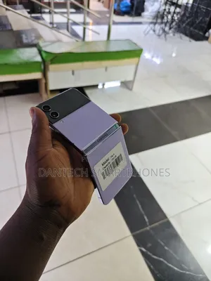 New Samsung Galaxy Z Flip4 256 GB Pink