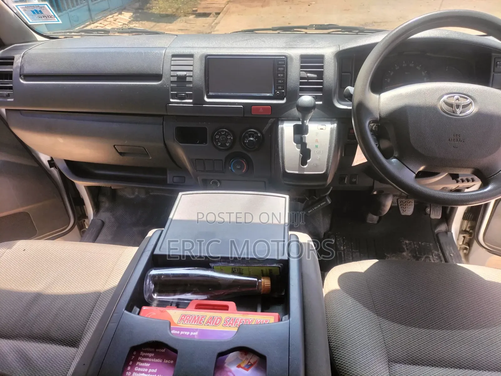 Toyota HiAce 2016 Silver
