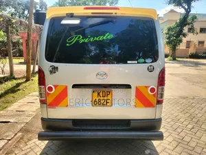 Toyota HiAce 2016 Silver