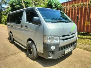 Toyota HiAce 2016 Silver