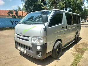 Toyota HiAce 2016 Silver