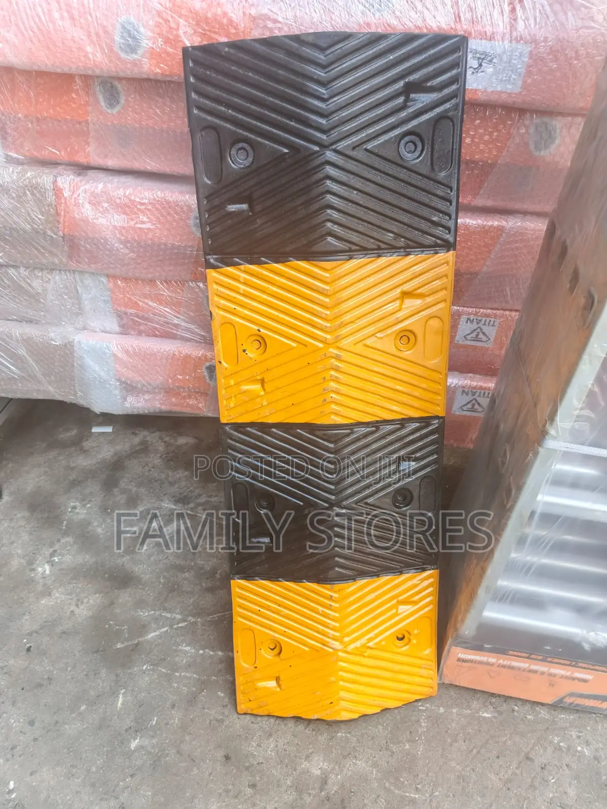Rubber Speed Bump 1m X 5cm – Black Yellow | Road Safety