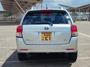 Toyota Corolla Fielder 2014 Silver