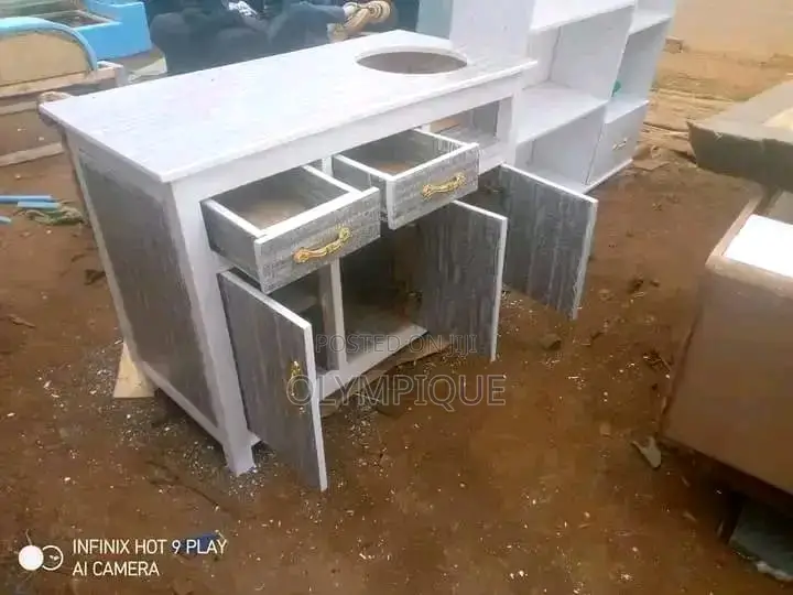Modern Classic Kitchen Table