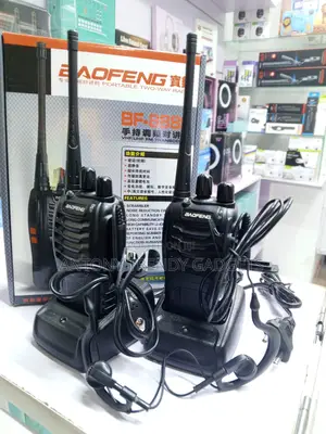 Baofeng Bf-888s Handheld Uhf Radio With Earpiece Set