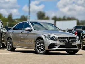 Mercedes-Benz C200 2019 Brown