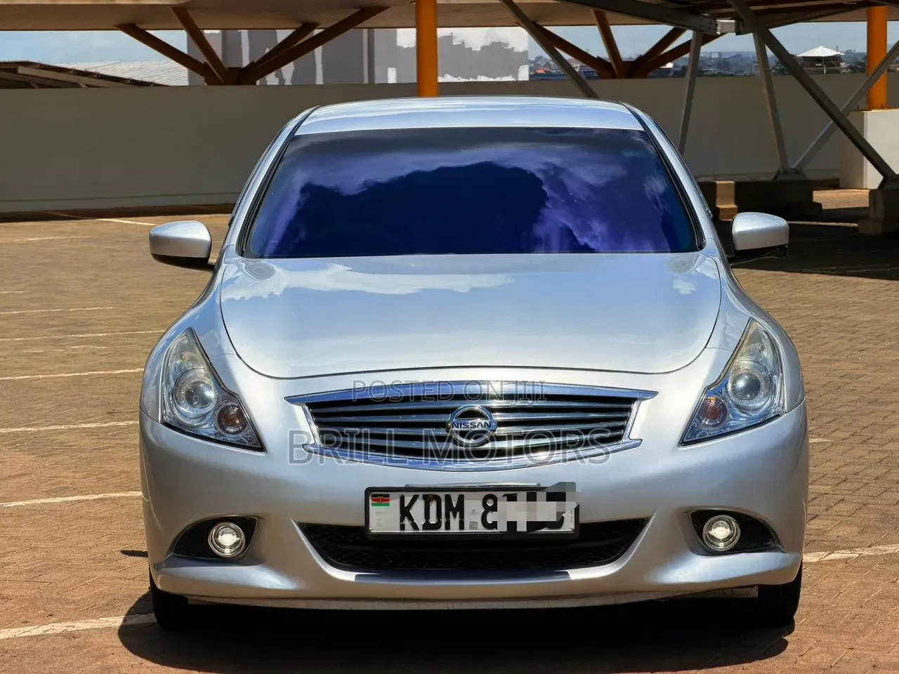 Nissan Skyline 2014 Silver